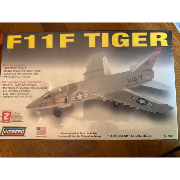 Lindberg 1:48 GRUMMAN F-11F TIGER Model Kit 70504 US Navy 2006 SEALED - Picture 1 of 2